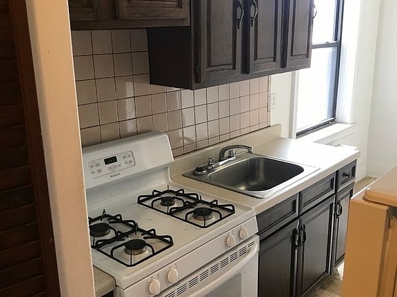 3rd image of 4732 41st St APT 4