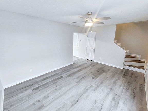 5th image of 213 Alpine Dr #A