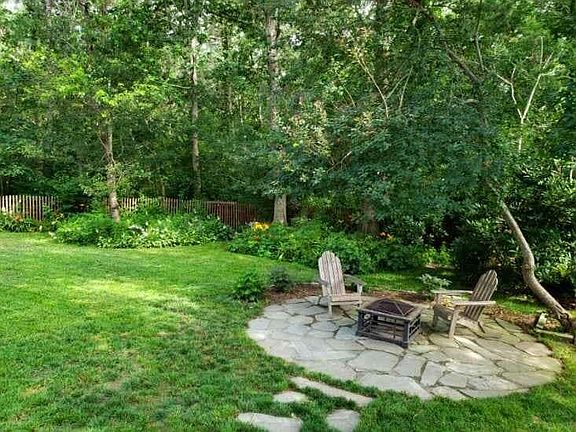 Bluestone patio 