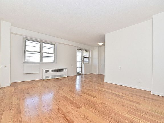 4th image of 4750 59th St APT 8G