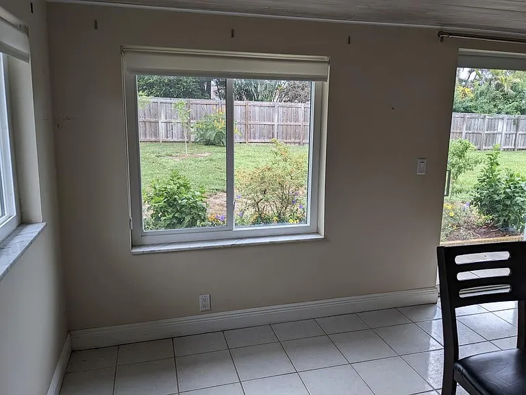 243 SW 12th Ave — Photo 9