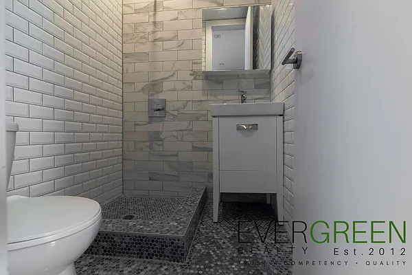 Rented by Pinn Realty | media 15