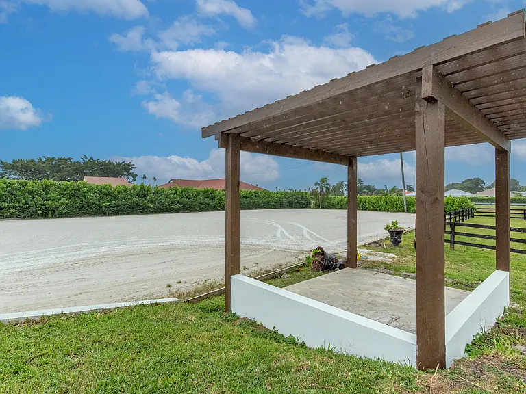 2184 Appaloosa Trl — Photo 35