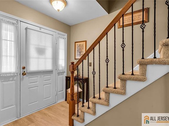 2nd image of 1 Manor Dr