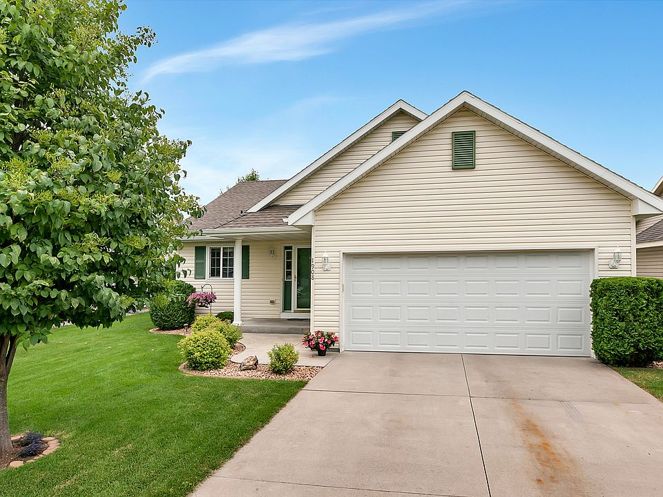 1st image of 1908 W Oakes Dr