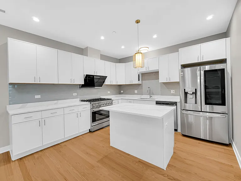 3225 S Halsted St #2 — Photo 8