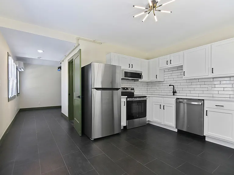 416 N College Ave #4 — Photo 2
