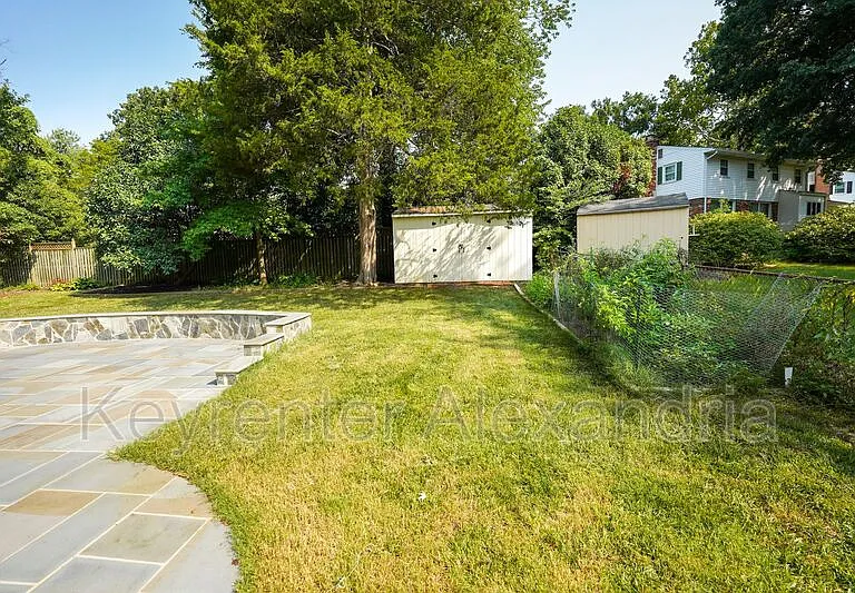 906 Neal Dr — Photo 56
