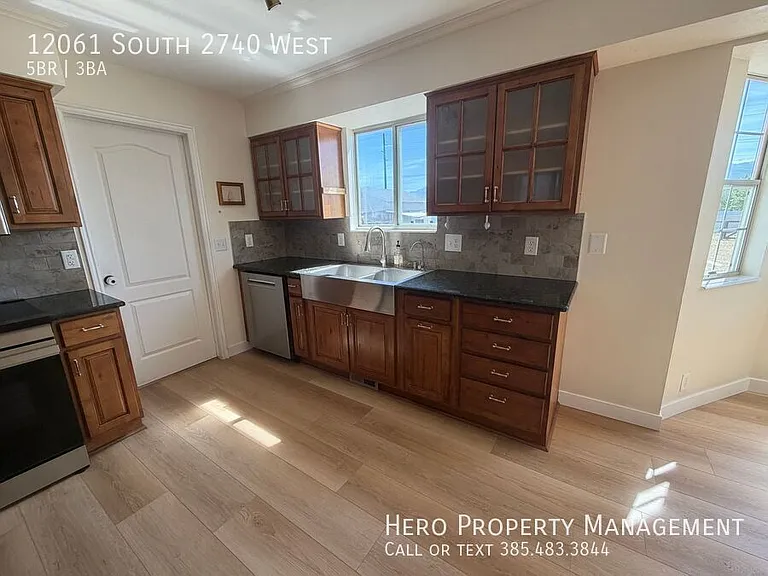 12061 S 2740 W — Photo 10