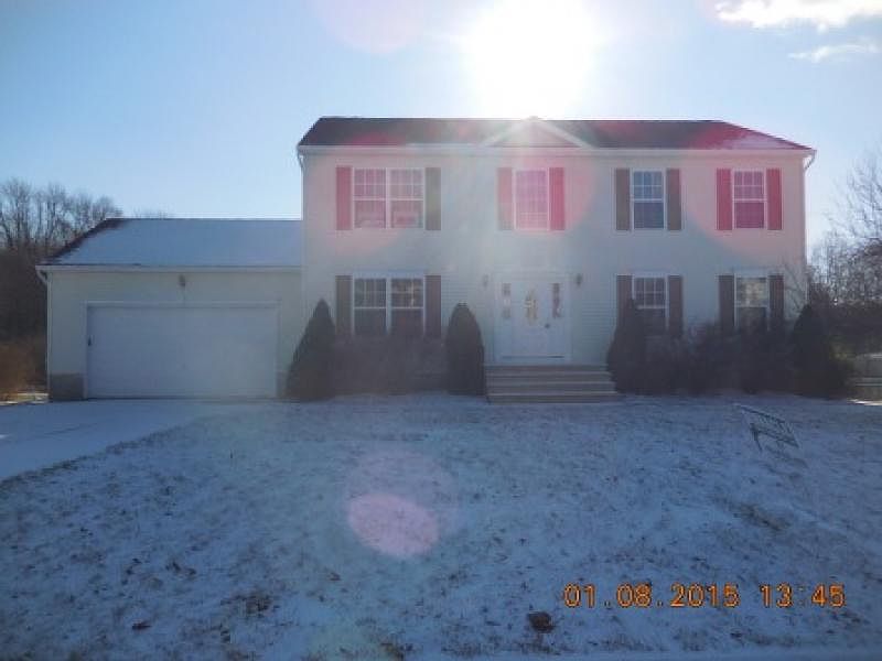 1st image of 8 Windsor Dr