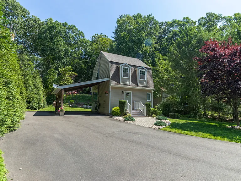 80 River Rd — Photo 2