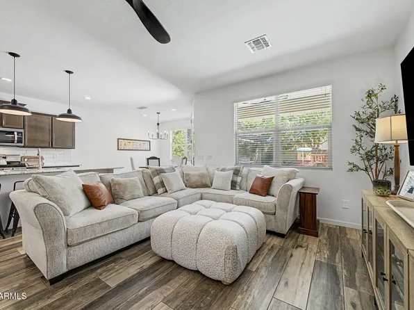 380 W Pelipa Drive, San Tan Valley, AZ 85140
