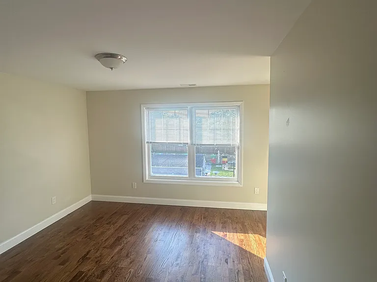 528 Naugatuck Ave — Photo 4