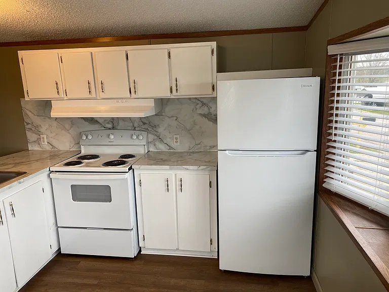 12885 Fairview Rd — Photo 11