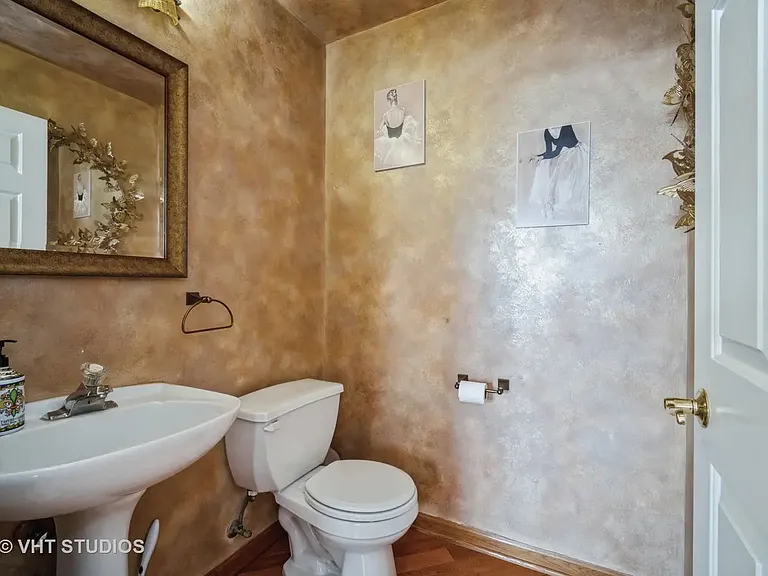 3802 Ashley Ct — Photo 3