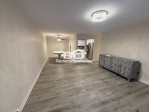 5607 Green Circle Dr #200 — Photo 7