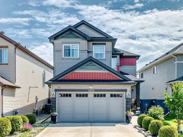 1935 Davidson Wynd SW, Edmonton, AB T6W 3J4