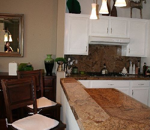 BREAKFAST BAR
