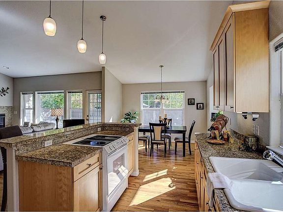 4th image of 3220 Pierce St #1