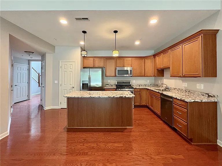 2046 Croghan Dr — Photo 6