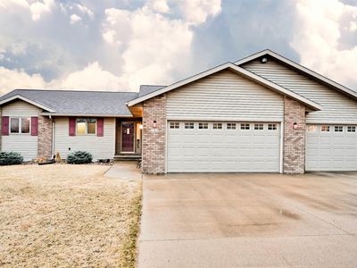 722 10th St SE, Orange City, IA, 51041