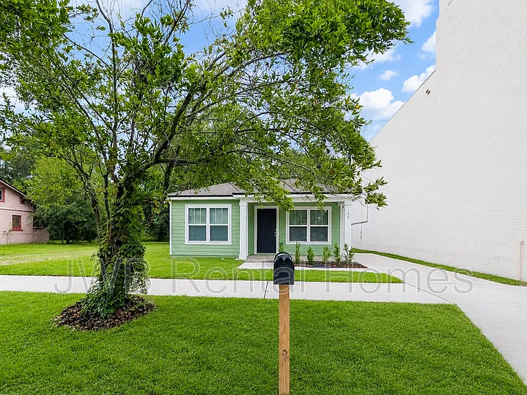 154 W 28th St — Photo 12