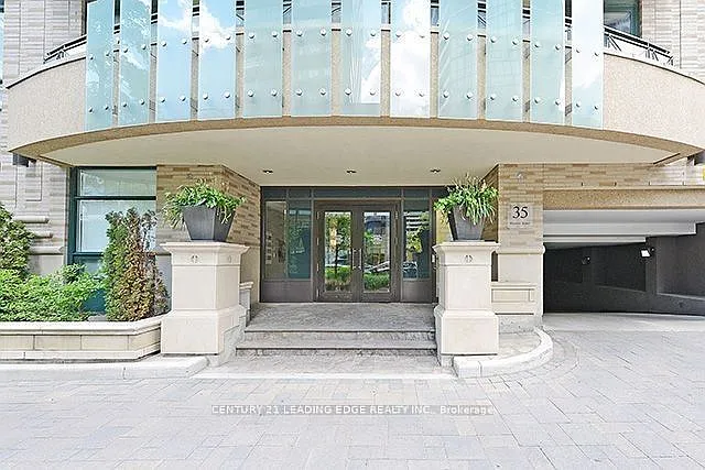 35 Hayden — Photo 2