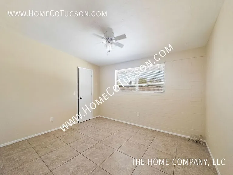 2233 N Catalina Ave — Photo 9
