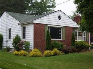 206 Viola Ave, Hubbard, OH 44425