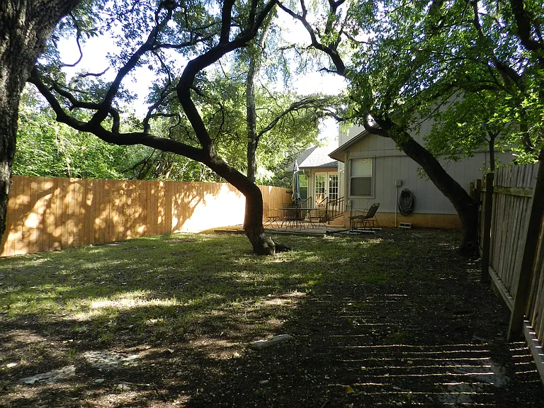 4100 Adelphi Ln #B — Photo 4