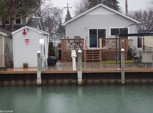 702 Ruskin Dr, Algonac, MI