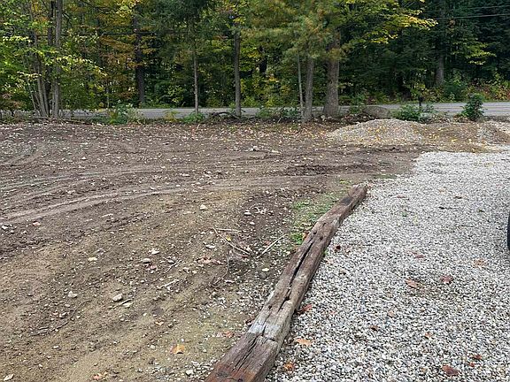 2nd image of 1455 Lake Dunmore Road