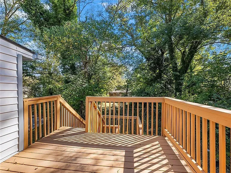 845 Oak St NW — Photo 9