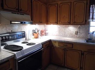 205 E Carolyn St, Hebbronville, TX 78361
