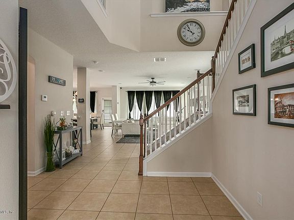4th image of 661 Howland Dr