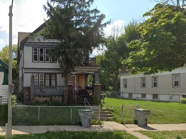 1945-47 W Finn Pl, Milwaukee, WI 53206