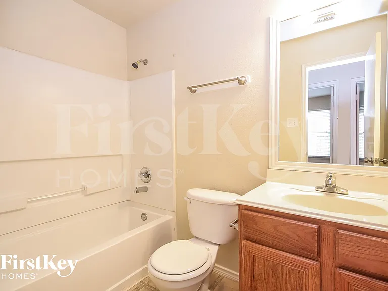 7919 Raven Creek Ln — Photo 10