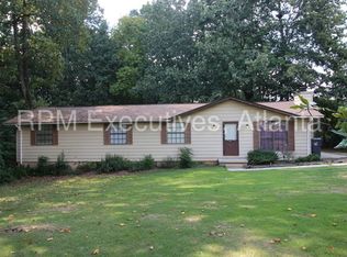 1698 Plunketts Rd, Buford, GA 30519
