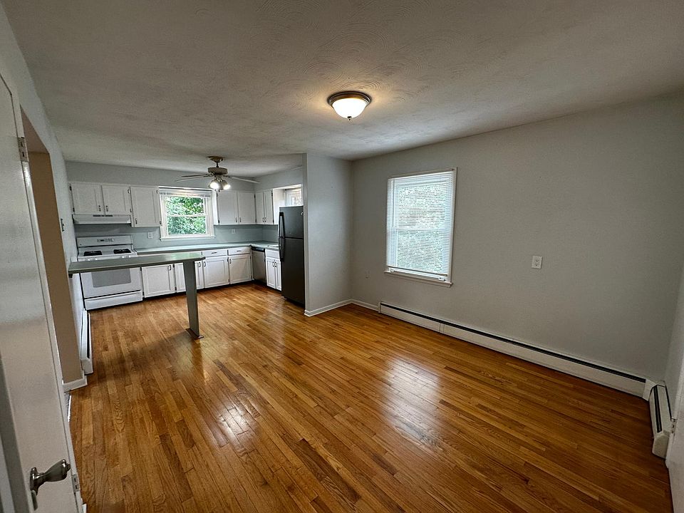 Dining Rm, Kitchen with Breakfast Bar