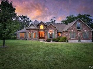 2322 Spyglass Summit Ct, High Ridge, MO 63049