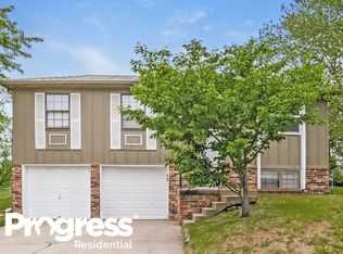 5009 NW Downing St, Blue Springs, MO 64015
