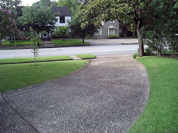 2nd image of 1200 S Shepherd Dr
