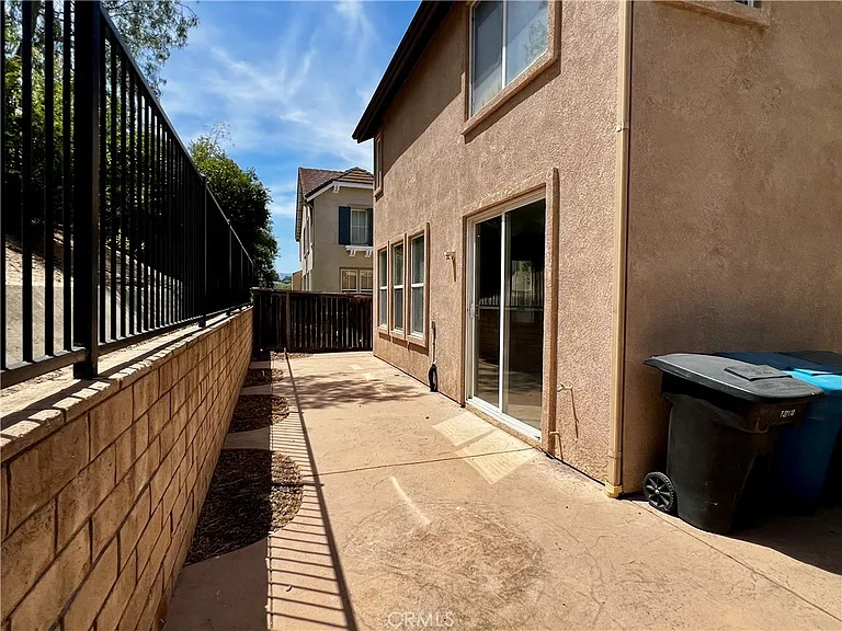 42180 Calabria Dr — Photo 17