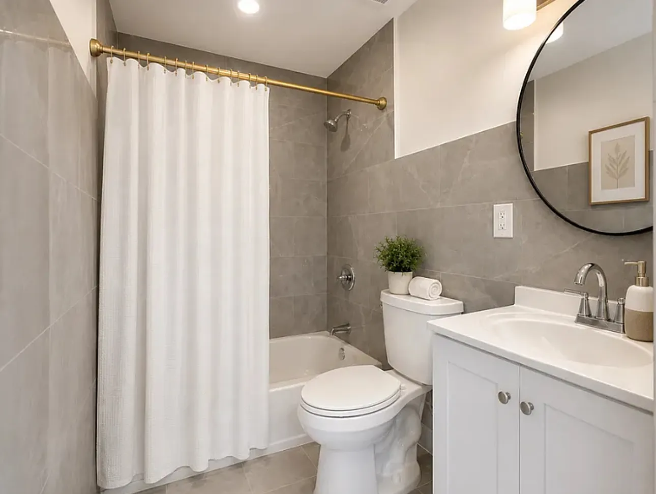 3 bed, $2,300 — Photo 3