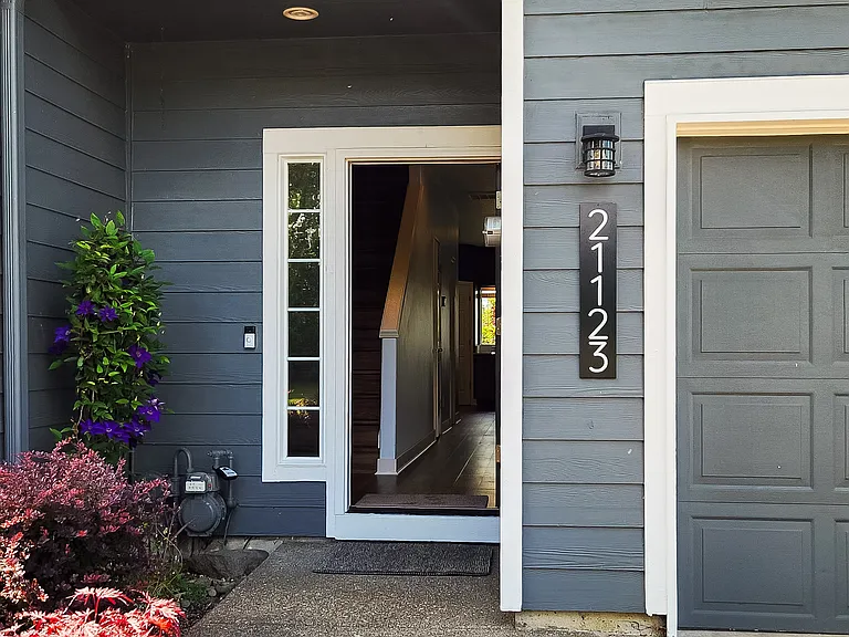 21123 NE Osburn Loop — Photo 2
