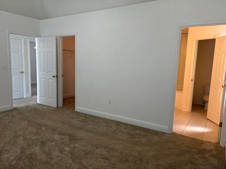 3326 Golden Rain Dr — Photo 18