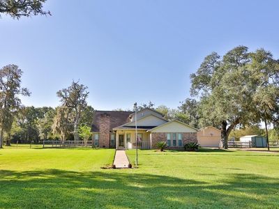 21203 Lake View Rd, Damon, TX, 77430