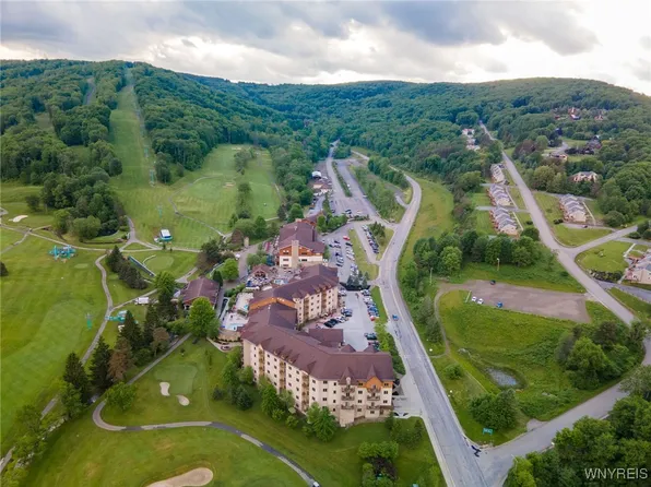 518 Tamarack Dr #1, Ellicottville, NY 14731