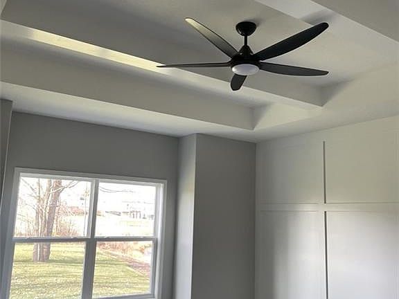 5th image of 9204 N Poplar Ave