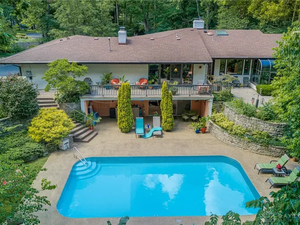 6042 Mad River Rd, Dayton, OH 45459
